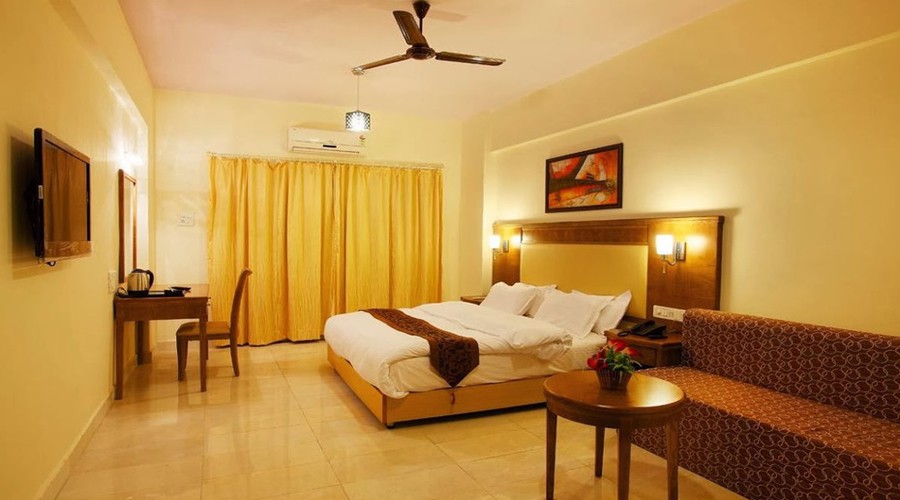 Ac room in kamat recidency nagothane at hotelinkonkan.com