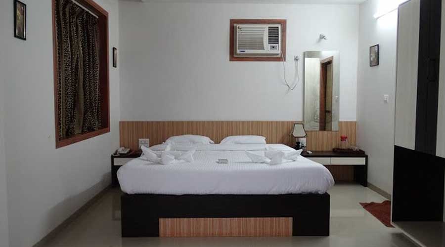 Abhishek Bech Resort ac rooms in ganapatipule hotels in ganapatipule hotelsinkonkan.in