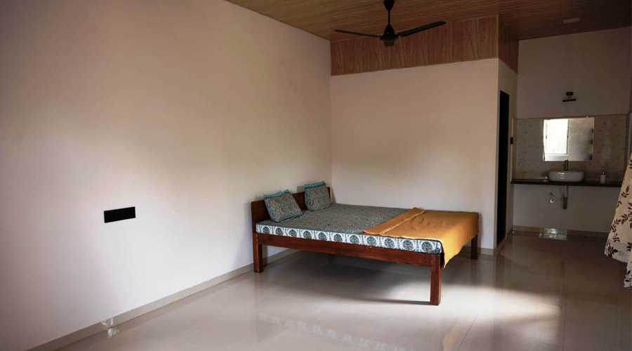 Madhumangal Cottage Kihim