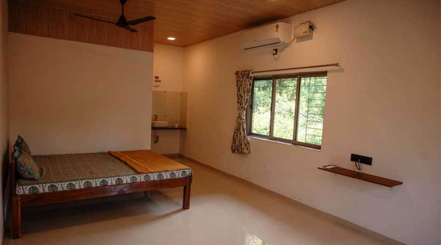 Madhumangal Cottage Kihim