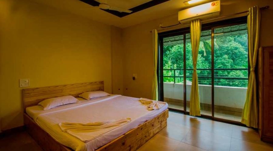 deluxe ac room in pawas