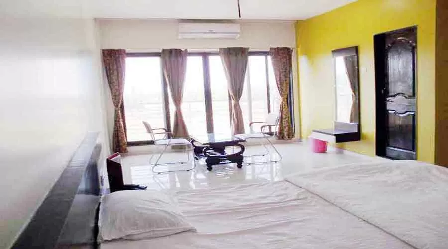 Hotel   Blue Diamond harnai