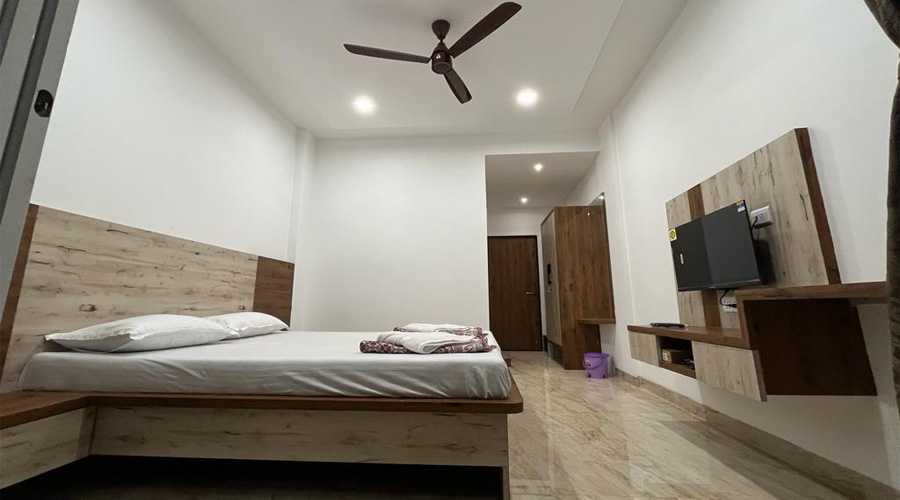 Hotel Aryan Beach Resort ladghar