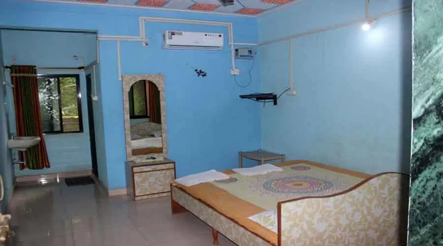 SK Guest House kashid at hotelinkonkan.com