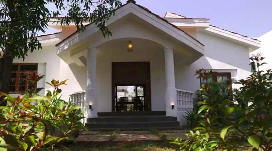 Hotel Casa De La luna in alibaug at hotelinkonkan.com