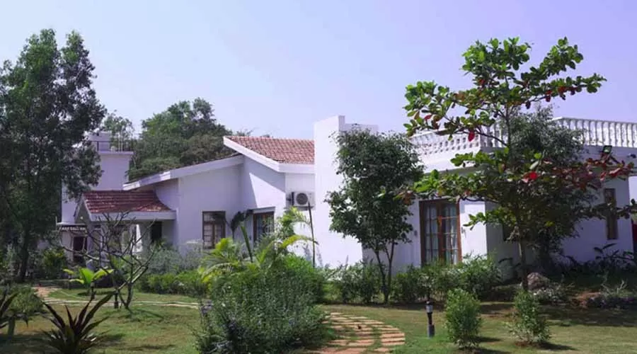 Hotel Casa De La luna in alibaug at hotelinkonkan.com