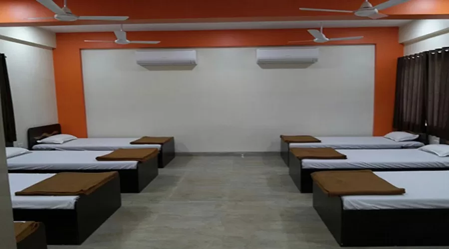 7 Bed Family A/c Room in tarkarli