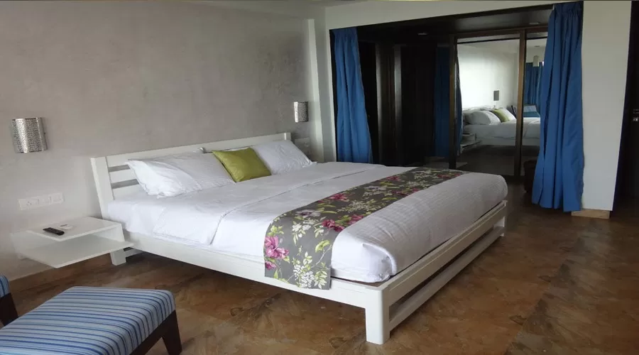 Avisa Nila Beach Resort in tarkarli at hotelinkonkan.com