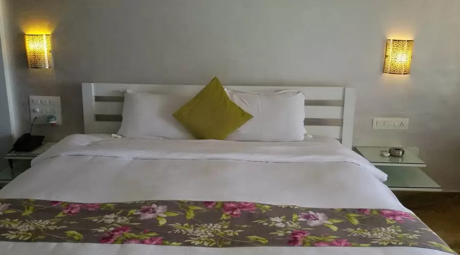 Ac rooms in tarkarli