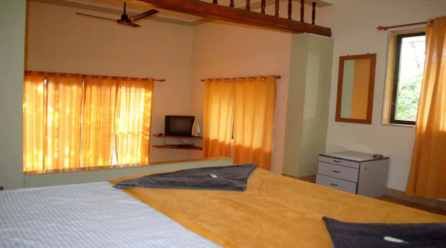 Nikhils Inn ac room in kashid