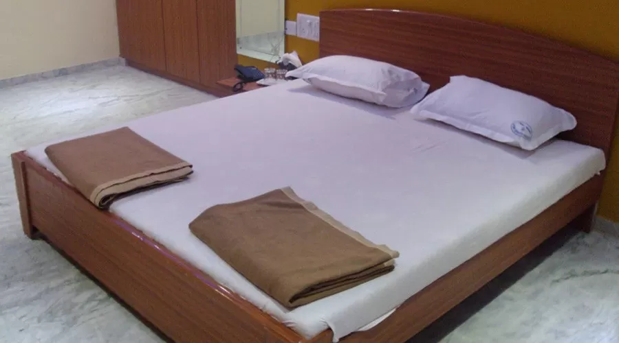 Hotel Madhushanti Lodge in mangaon at hotelinkonkan.com