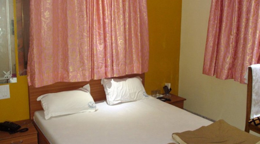 Non ac room in mangaon lodges at hotelinkonkan.com