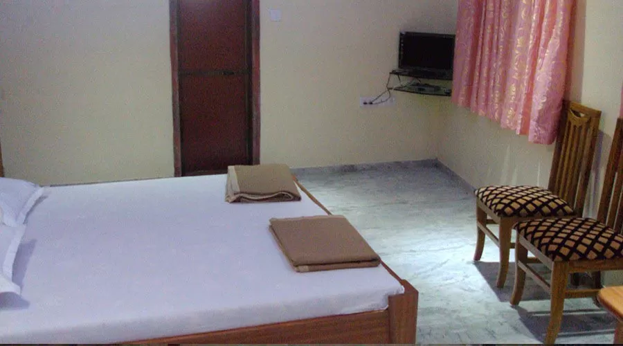 Hotel Madhushanti Lodge in mangaon at hotelinkonkan.com