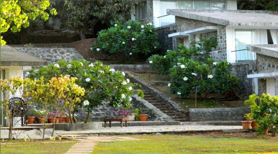 Mahua Resort in phansad at hotelinkonkan.com