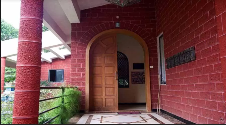 Non ac room in Sawantwadi