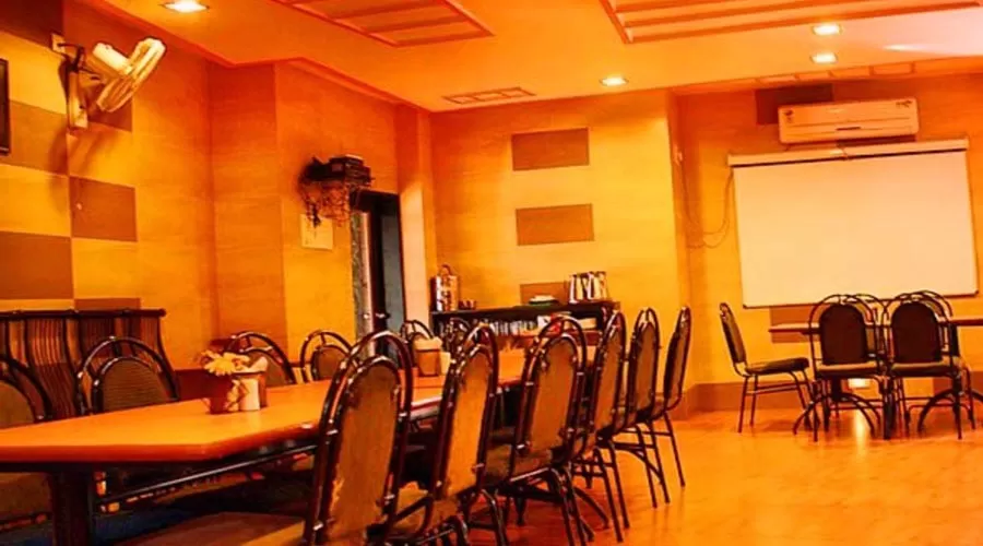 Hotel Safari Asia ratnagiri at hotelinkonkan.com