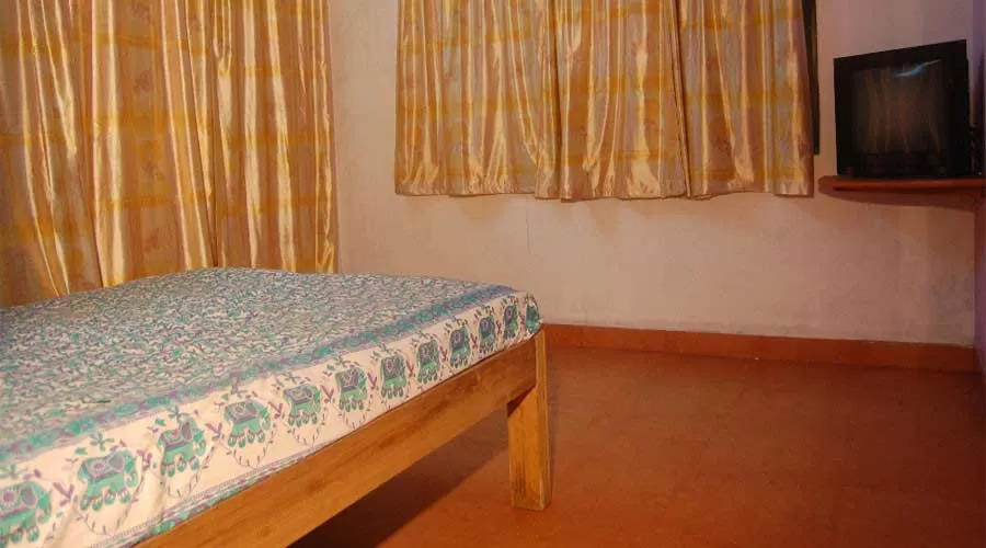 Saaj Resort in murud at hotelinkonkan.com