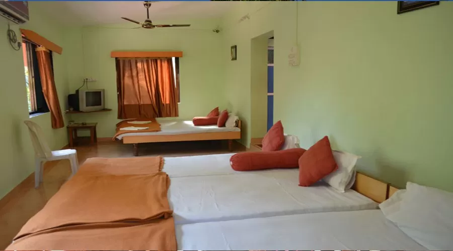 Nisarg Resort in guhagar at hotelinkonkan.com