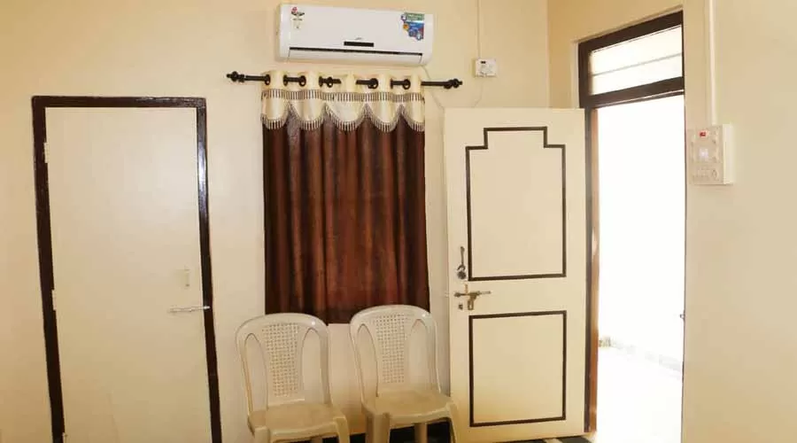 Ac rooms in guhagar