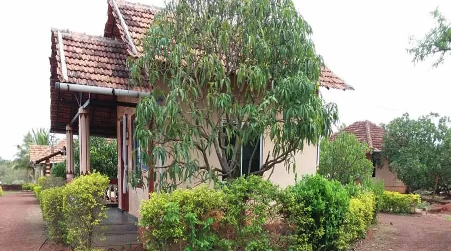 Hindustan Resort in guhagar at hotelinkonkna.com