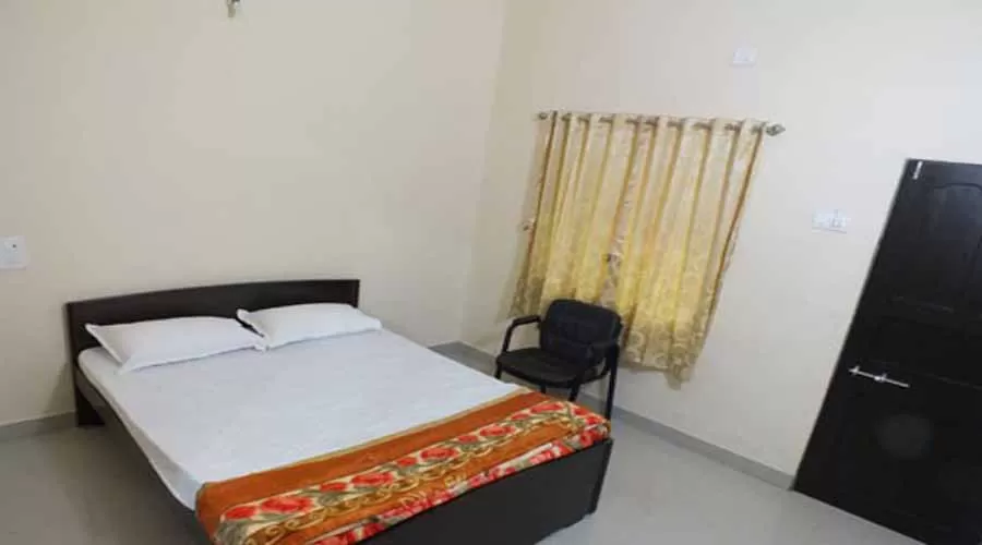 Paarijaat Holiday Inn in nagaon at hotelinkonkan.com