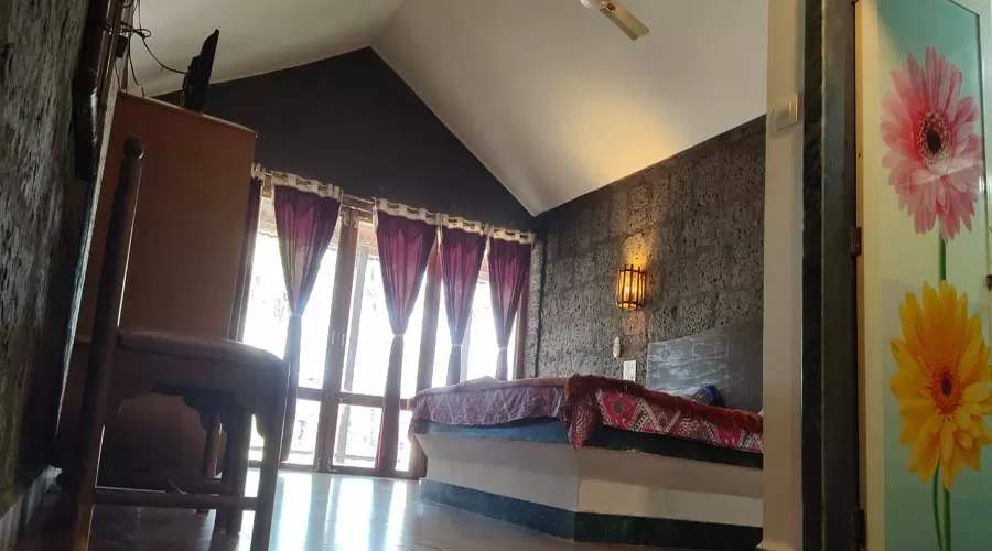 Manali Resort tarkarli