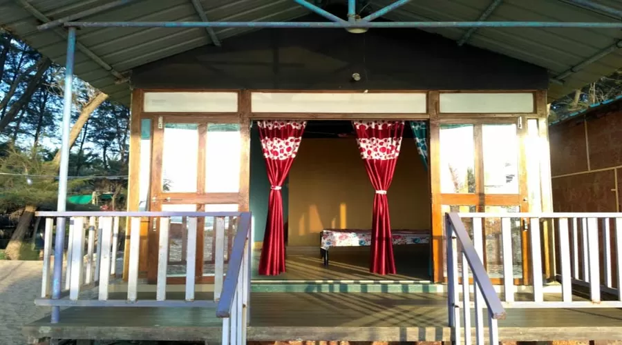 Manali Resort tarkarli
