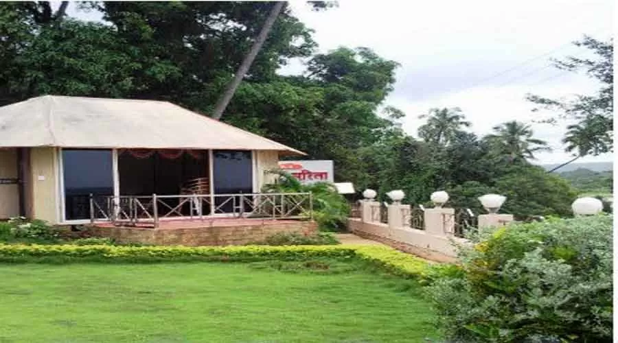 Sagar Sarita Beach Resort in vengurla at hotelinkonkan.com