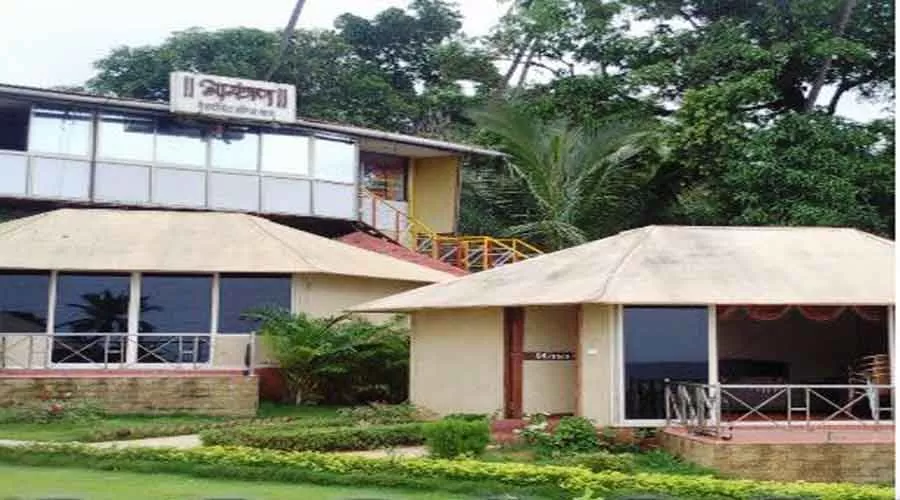 Sagar Sarita Beach Resort in vengurla at hotelinkonkan.com