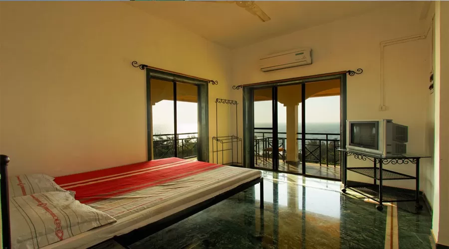 Deluxe Suite in devgad at hotelinkonkan.com