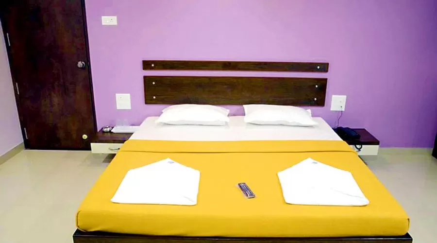 Hotel Alankar in devgad at hotelinkonkan.com