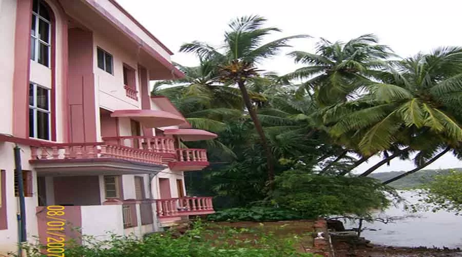 Dreamland Resort backwater in devgad at hotelinkonkan.com