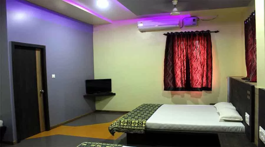 Hotel Diamond in devgad at hotelinkonkan.com