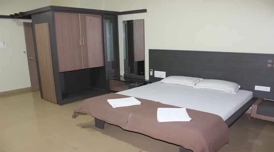 Hotel Diamond in devgad at hotelinkonkan.com