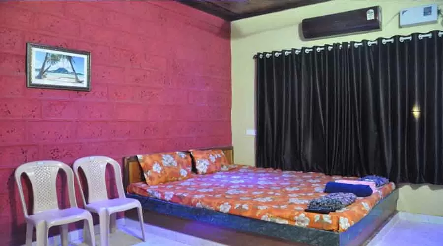 Ac room in Devgad
