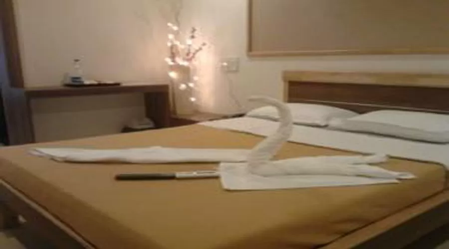 Ac room in kankavli