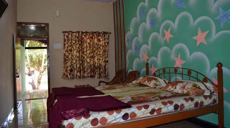 Sarsi Guest House in Guhagar at hotelinkonkan.com