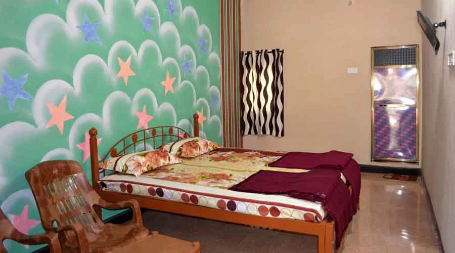 Sarsi Guest House in Guhagar at hotelinkonkan.com