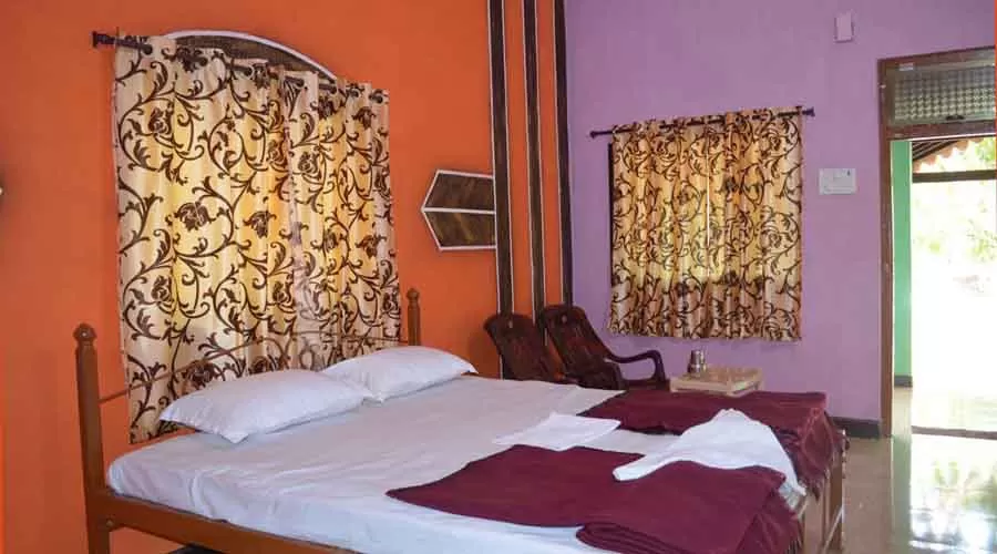 Sarsi Guest House in Guhagar at hotelinkonkan.com