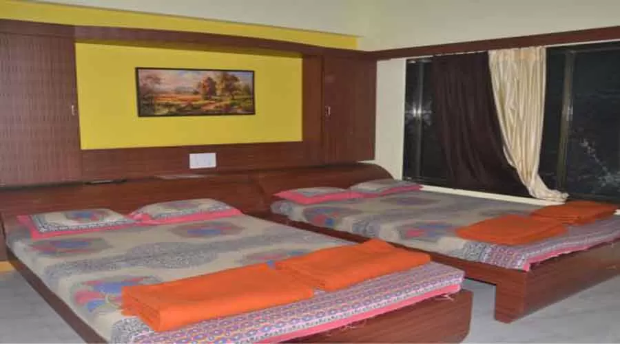 Kulpe Farm House in Akshi at hotelinkonkan.com