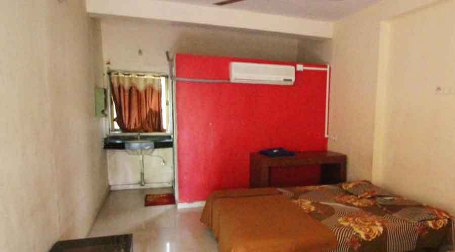Ac room in nagaon Radhangan Bungalow