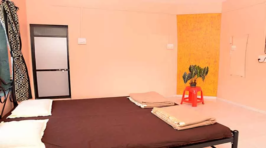 Non ac room in Vengurla