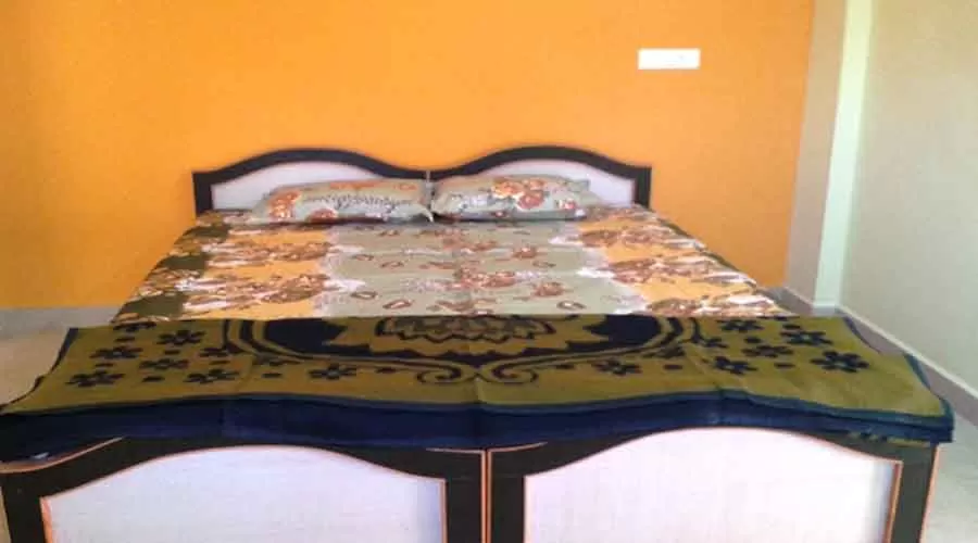 Non ac room in Vengurla