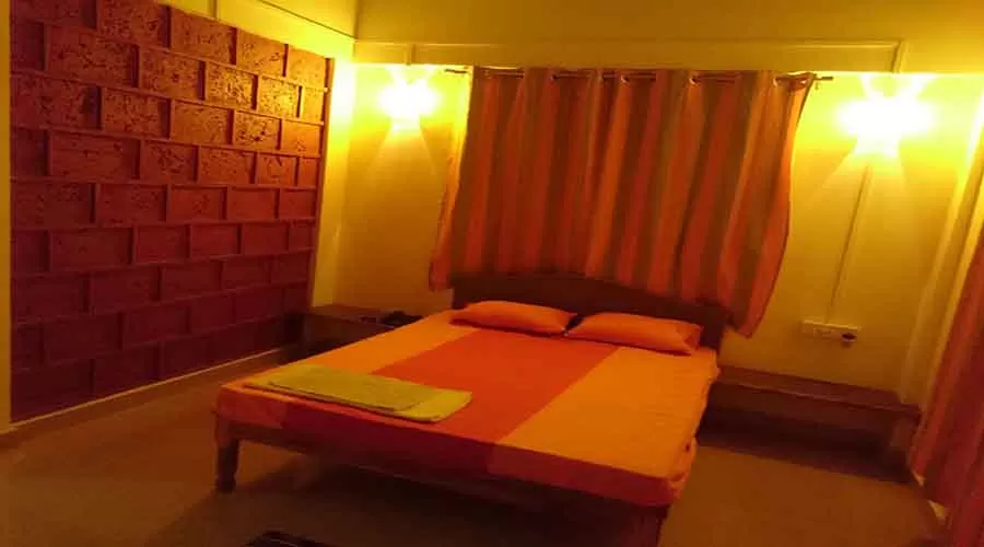 Hotel Oceanic in diveagar at hotelinkonkan.com