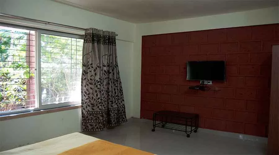 Hotel Oceanic in diveagar at hotelinkonkan.com