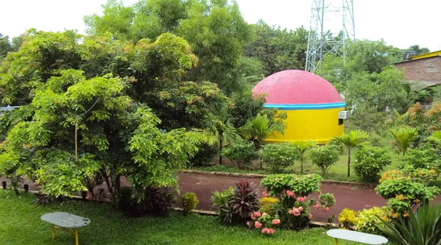 Yellow house kihim cottage photo