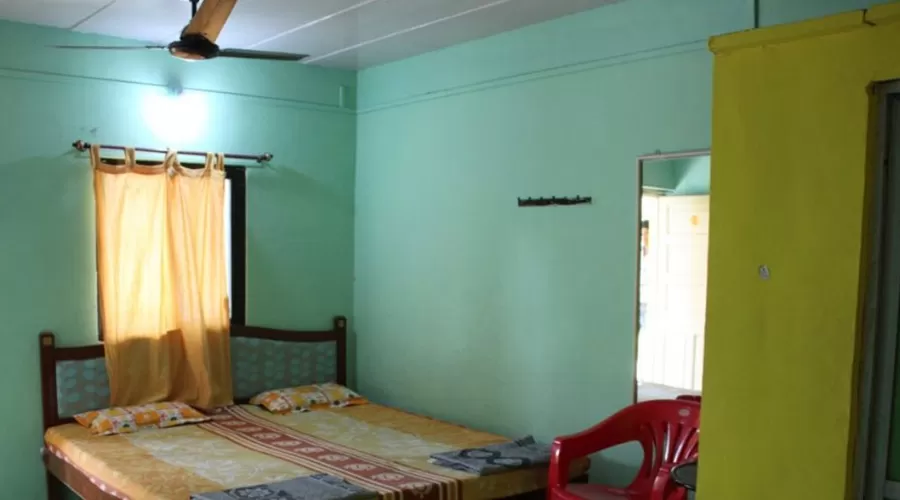 Yellow house kihim cottage images