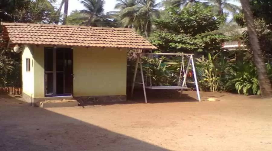 Awas Beach Cottage in kihim at hotelinkonkan.com
