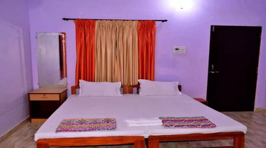 Awas Beach Cottage in kihim at hotelinkonkan.com