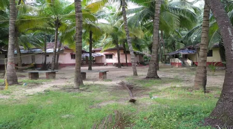 Omkar Deluxe Beach Resort in devbaug at hotelinkonkan.com